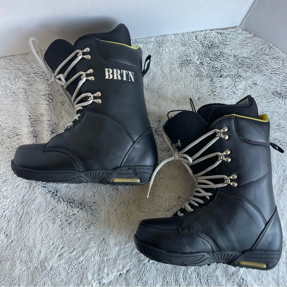 Burton (BRTN) Boxer Black Snowboard Boots with Yellow Accents Men SZ 8